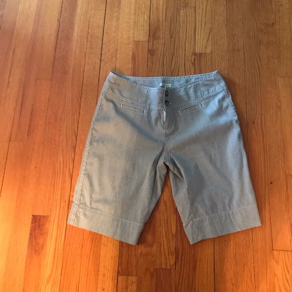 Madison Striped Shorts Size 10 - Picture 1 of 4
